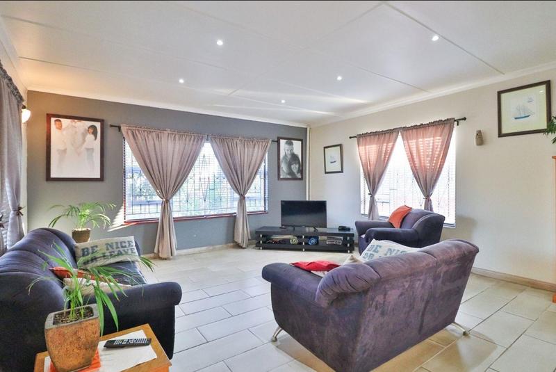 4 Bedroom Property for Sale in Heiderand Western Cape